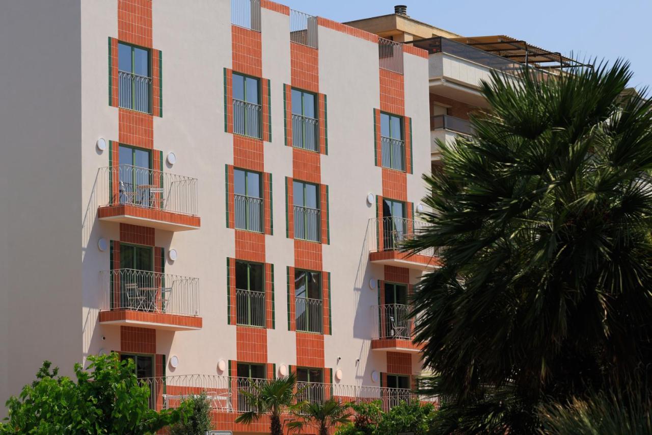 Terra Aurea Aparthotel Salou Kültér fotó